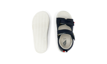 Sandalia barefoot I Walk Rise para niño en color azul marino de la marca BOBUX España y Portugal, con diseño cómodo y flexible.