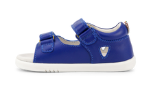 Calzado barefoot I Walk Rise para niño en color arándano de la marca BOBUX ESPAÑA Y PORTUGAL, con diseño cómodo y flexible.