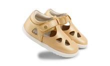 Calzado respetuoso Step Up Zap II Oro Pálido para bebés, zapatos de BOBUX España y Portugal, ideales para los primeros pasos.
