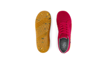 Calzado barefoot para niña BOBUX Kid+ Seedling Berry en color burdeos con diseño cómodo y flexible para niños pequeños.