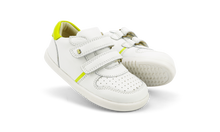 Zapatos barefoot I Walk Riley blancos con detalles neón para unisex de BOBUX ESPAÑA Y PORTUGAL, vista lateral del calzado.