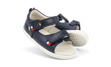 Sandalia barefoot I Walk Rise en color navy para niño de BOBUX España y Portugal, con diseño cómodo y flexible.