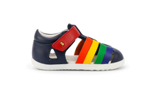 Sandalia barefoot I Walk Tidal de BOBUX España y Portugal para niño en color azul marino y multicolor, con diseño cómodo y flexible.