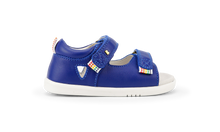 Calzado barefoot I Walk Rise para niño en color arándano, de la marca BOBUX ESPAÑA Y PORTUGAL, con diseño cómodo y flexible.