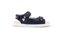 Sandalia barefoot BOBUX Kid+ Rise en color azul marino para niño, con diseño cómodo y flexible para pies pequeños.