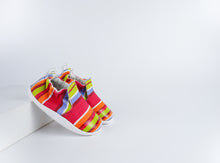 Zapatos para bebés Xplorer Scamp Guayaba de BOBUX España y Portugal, calzado respetuoso para los primeros pasos.