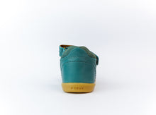 Sandalia barefoot I-Walk Driftwood Slate para niño de BOBUX España y Portugal, con suela flexible y diseño cómodo.