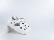 Sandalia barefoot I-Walk Zap II blancas de BOBUX para unisex, con diseño ligero y transpirable, vista desde arriba.