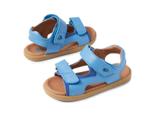 Sandalia barefoot I-Walk Strand para niño en color azul azur, con diseño ligero y cómodo de la marca BOBUX.