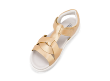 Sandalia barefoot para niña BOBUX Kid+ Cove Oro Pálido, calzado ligero y cómodo con diseño elegante para niños.
