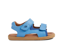 Sandalia barefoot I-Walk Strand en azul para niño de BOBUX ESPAÑA Y PORTUGAL, con diseño cómodo y transpirable.