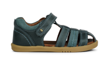 Sandalia barefoot I Walk Roam Slate para niño de BOBUX España y Portugal, con suela flexible y diseño cómodo en color gris azulado.