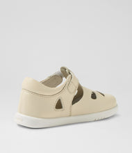 Sandalia Barefoot I Walk Zap II Chalk para Niña