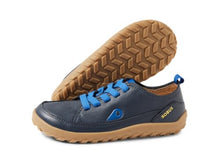 Calzado barefoot Kid+ Evo BOBUX España y Portugal en color azul marino, diseñado para niños, con suela flexible y cierre ajustable.
