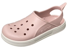 Sandalias Boatilus CLOGGY en rosa viejo y blanco, con diseño cómodo y estilo casual para mujer.