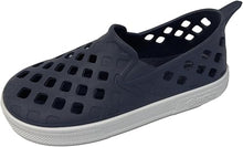 Sandalias Boatilus EASY VEG con tiras verdes y suela antideslizante, diseñadas para comodidad y estilo.