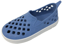Sandalias Boatilus EASY VEG en color jeans y blanco, con diseño cómodo y moderno, vista frontal en color claro y denim.