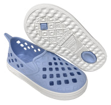 Sandalias Boatilus EASY VEG en color celeste y blanco, con diseño cómodo y elegante para uso diario.