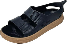 Sandalias Boatilus IRKY VEG de cuero en color verde con suela antideslizante y diseño cómodo y moderno.