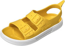 Sandalias Boatilus IRKY VEG de color verde, con diseño cómodo y moderno, abiertas y con tiras ajustables.