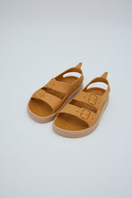 Sandalias Boatilus IRKY VEG con tiras de cuero y suela antideslizante, ideales para verano y comodidad.