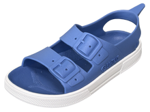 Sandalias Boatilus IRKY VEG en color jeans y blanco, con diseño cómodo y estilo casual, ideales para verano.