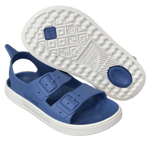 Sandalias Boatilus IRKY VEG en jeans y blanco, con diseño cómodo y estilo casual para mujer.