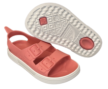 Sandalias Boatilus IRKY VEG en color candy y blanco, con diseño cómodo y moderno, ideales para verano.