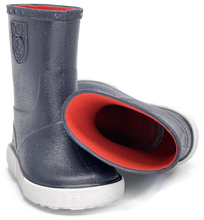 Botas náuticas Boatilus en color azul marino y blanco, con diseño resistente y estilo náutico para uso en exteriores.