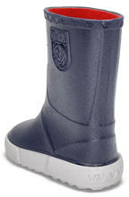 Botas náuticas Boatilus en color azul marino y blanco, diseñadas para actividades marítimas y estilo náutico.