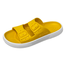 Sandalias Boatilus ROCKSY en amarillo y blanco, con diseño cómodo y moderno, visibles en la imagen.